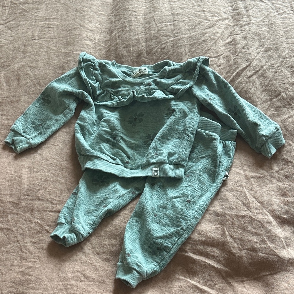 Rabbit Bear 2 piece set size 18 months